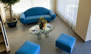 Kawasan tempat duduk lobi