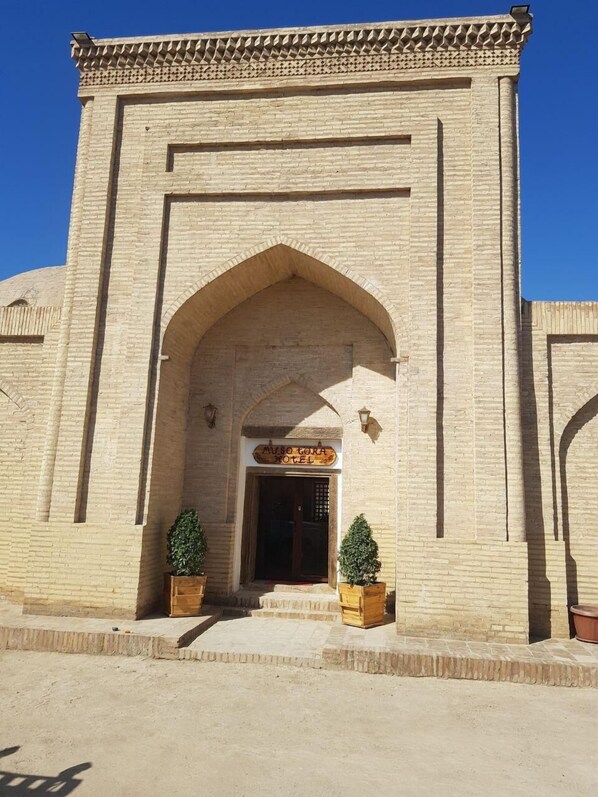 Front of property - Hotel Muso To'ra (Khiva)