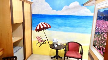 Gallery Room, Pool View (106) | Blackout drapes, free WiFi, bed sheets