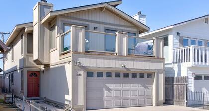 Beautiful Large Beach House with Lagoon Views!