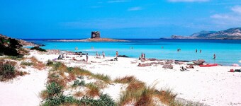 Apartment in excellent location a few meters from the sea.