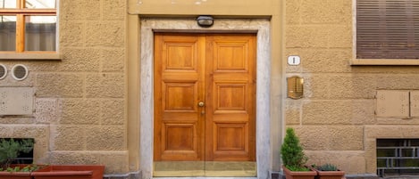 تفاصيل الفندق من الخارج