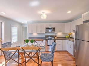 Fridge, microwave, oven, stovetop - Downtown St. Michaels | Walk to Shops, Restaurants and Nightlife (St. Michaels)