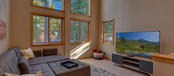 NIEUWE AANBIEDING - Matterhorn - Luxe Tahoe Donner 4 BR met bubbelbad