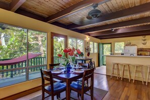 House, 1 Bedroom | Private kitchen | Fridge, oven, coffee/tea maker, toaster