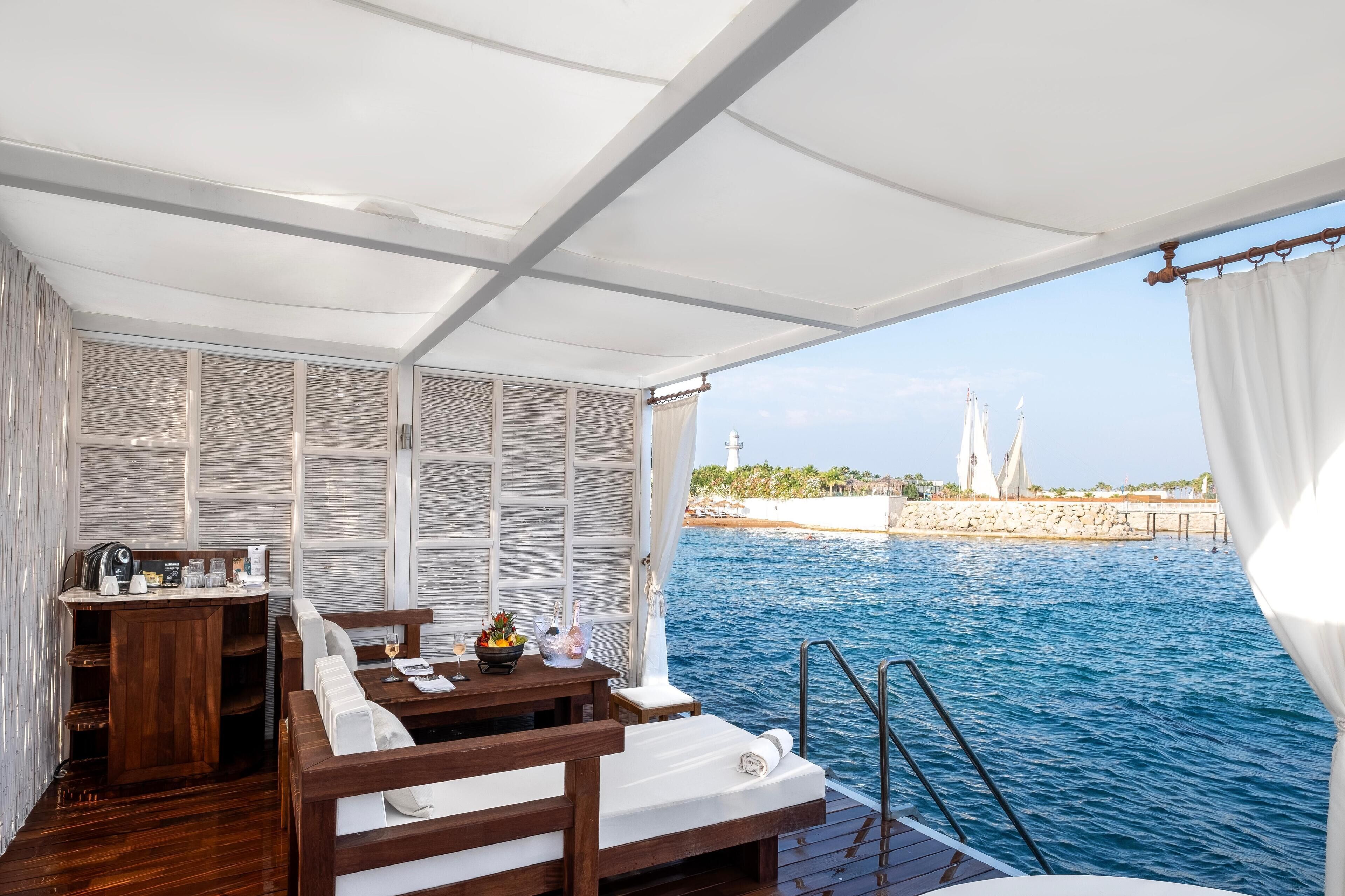 무료 비치 카바나, 일광욕 의자, 비치 파라솔, 비치 타월