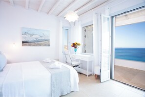 6 Schlafzimmer, Zimmersafe, Schreibtisch, Bügeleisen/Bügelbrett