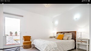 Comfort Room | Memory foam beds, in-room safe, desk, laptop workspace - Oasis de lumière (Olhao)