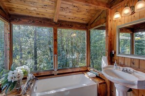 Bathroom - Peace Of Paradise 1 Bedroom Cabin by RedAwning (Keaau)