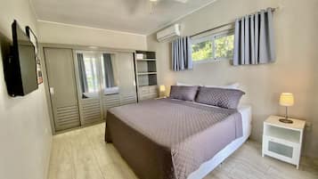 2 chambres, coffres-forts dans les chambres, fer et planche Ă  repasser
