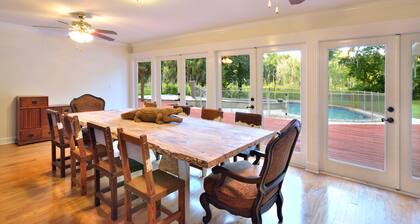 Piilotettu järvi hajoava koti yksityisellä järvellä valinnaisella majatalolla