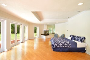 4 dormitoris, escriptori, planxa i posts de planxar i wifi