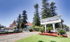 Property grounds - Heart Of The Village - Walk To Everything! (Coronado)