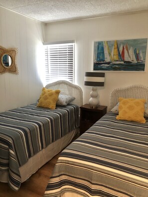 2 bedrooms, iron/ironing board, free WiFi