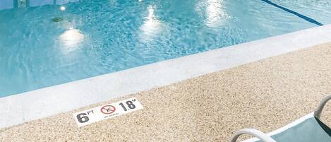 Piscine couverte, piscine extérieure