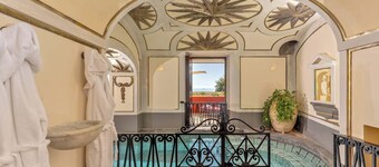 AMORE RENTALS - Palazzo Santa Croce with heated Pool, Sea View, Breakfast