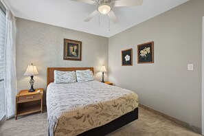 1 chambre, bureau, fer et planche à repasser, accès au Wi-Fi (inclus)