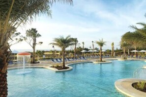 حمّام سباحة خارجي، حمّام سباحة مُدفَّأ