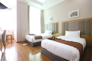 Kamar Twin Standar | Minibar, brankas, dan didekorasi berbeda-beda