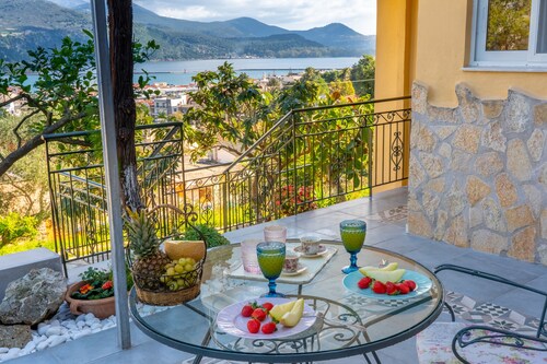 KYVELI SUPERB SEA VIEW APARTMENT
