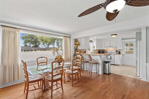 Dining - Cottage At Sunset Key (Terrell)