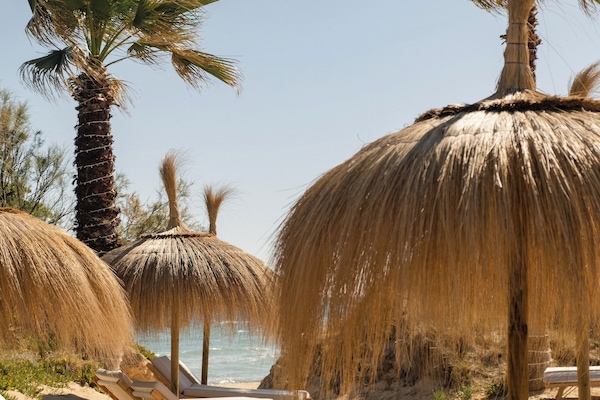 Private beach nearby, white sand, free beach shuttle, sun loungers