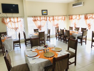 Menyinda Hotel and Restaurant