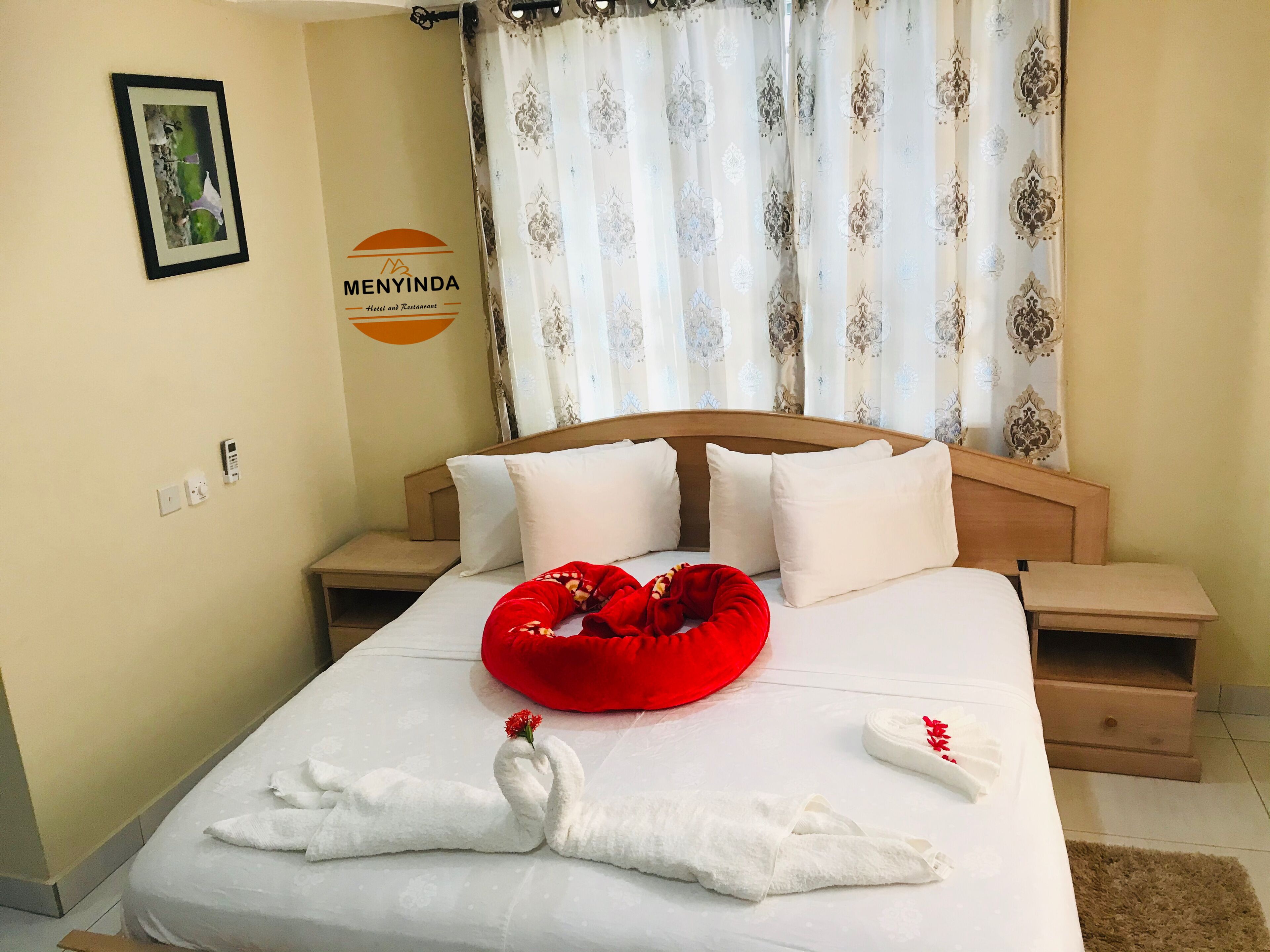 Executive Room, 1 Queen Bed, Accessible | Egyptian cotton sheets, premium bedding, down comforters