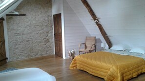 2 Schlafzimmer, Bügeleisen/Bügelbrett