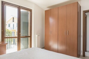 2 bedrooms, bed sheets - S130 - Sirolo, delightful villa with terrace (Sirolo)