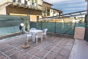 Outdoor dining - S130 - Sirolo, delightful villa with terrace (Sirolo)