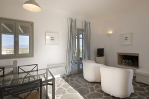 Villa, Mehrere Schlafzimmer | Wohnzimmer | Flachbildfernseher, Kamin