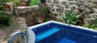Casitapados house for two, between mountains in Sierra Mágina with private swimming pool 