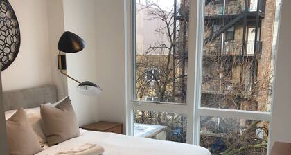 Sun-kissed 3BR Loft with Patio Minutes to NYC