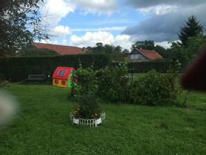 Children’s area - Charming farmhouse renovated in Langres country with very large garden and barn (Le Pailly)