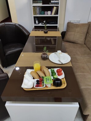 Frukost enligt egen beställning varje dag mot avgift