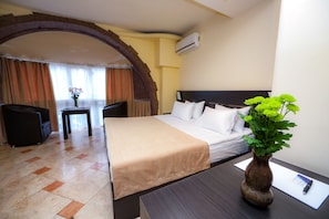 Standard King Room | Desk, laptop workspace, blackout drapes, iron/ironing board - Skyline Hotel Yerevan (Yerevan)