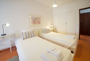3 quartos, ferros/tábuas de passar roupa, Wi-Fi de cortesia
