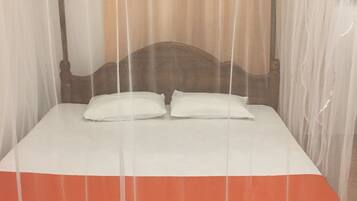 Chambre Double Économique | Coffres-forts dans les chambres, bureau, rideaux occultants