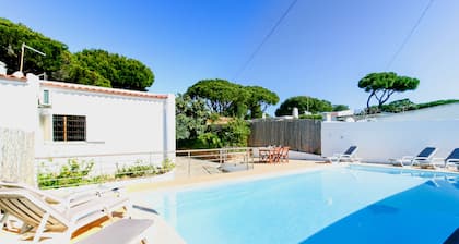 FLH Villa OrquĂdea Vilamoura with Pool
