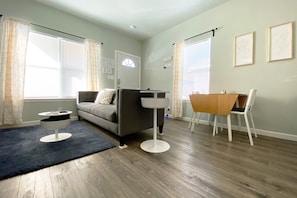 TV, Netflix, streaming services, offices