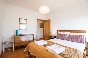 2 habitaciones, tabla de planchar con plancha y wifi gratis 