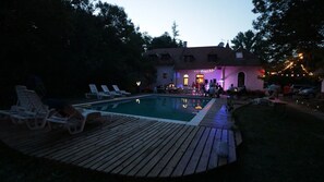 Seasonal outdoor pool