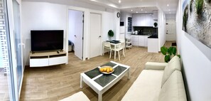 Smart TV, books - Beach apartment Spain (Torrevieja)