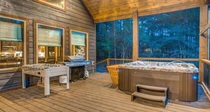 Enjoy Pier on a Pond, Hot Tub, Playset, Games, Outdoor Furniture, Fireplace, TV