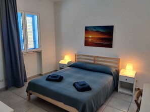3 bedrooms, iron/ironing board, WiFi, bed sheets - Ville Ninfea - 2 independent twin pool villas, 150 mt by the sea Fontane Bianche (Fontane Bianche)