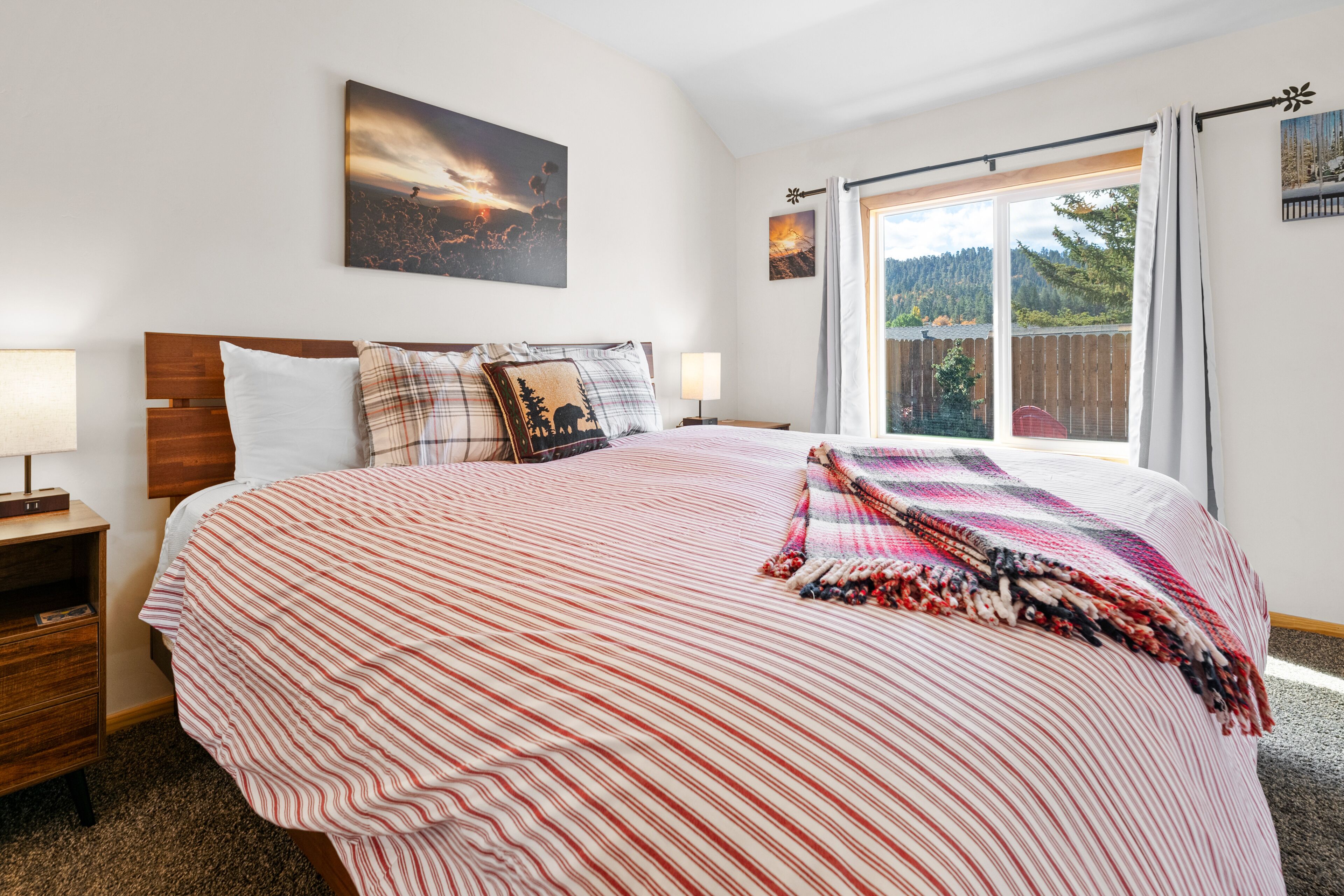 2 bedrooms, desk, free WiFi, bed sheets