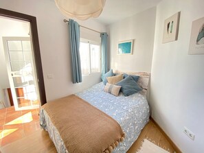 4 bedrooms, iron/ironing board, travel cot, free WiFi