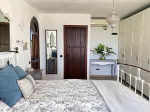 4 Schlafzimmer, Bügeleisen/Bügelbrett, Reisekinderbett, kostenloses WLAN