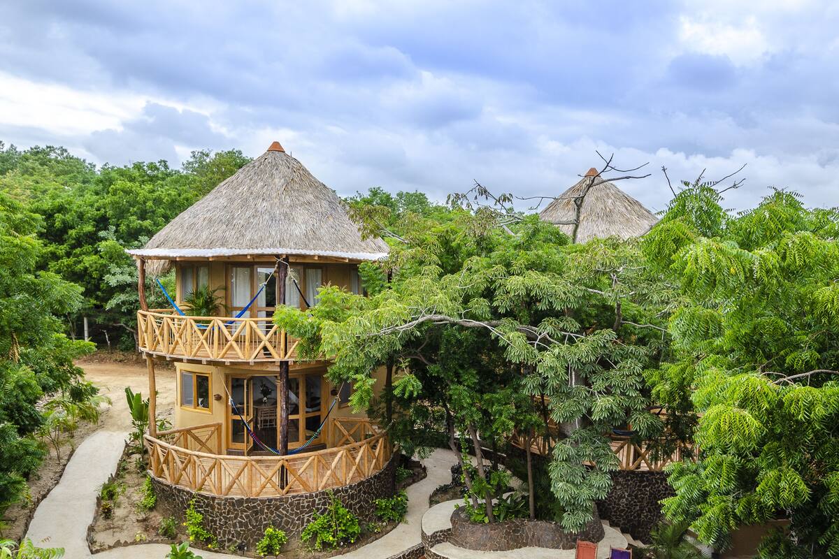 Bungalow tiện nghi đơn giản | 1 phòng ngủ, minibar, khu vực làm việc phù hợp cho laptop